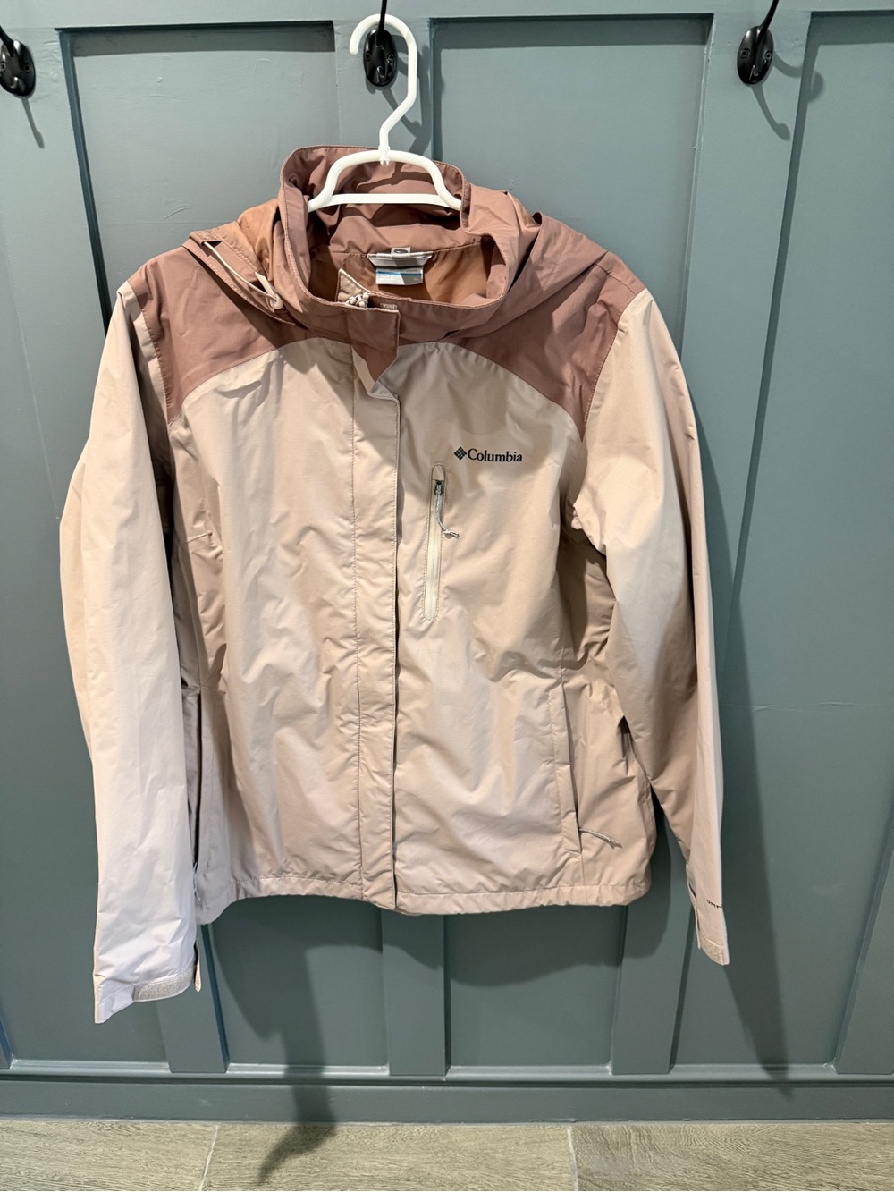 Columbia Two-Tone Light Pink & Dusty Rose Women's Rain Jacket